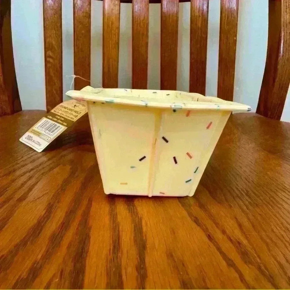 NWT, 3 Piece Silicon Pan Set, Baking, Loaf, Cupcake & Round Cake Pan, Sprinkle - Picture 4 of 15